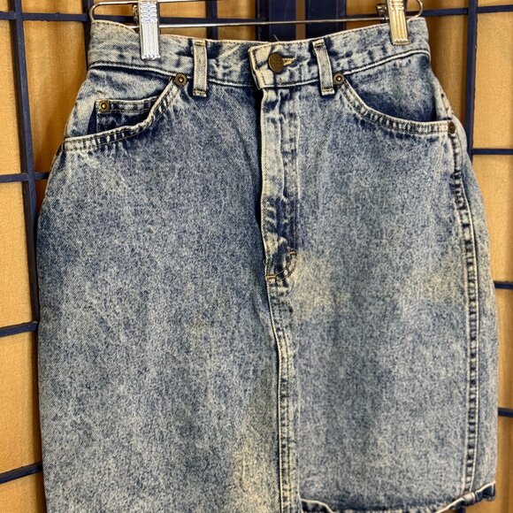 Lee Dresses & Skirts - 💫 Vintage 90s Acid Wash High Rise Denim Skirt Sz M